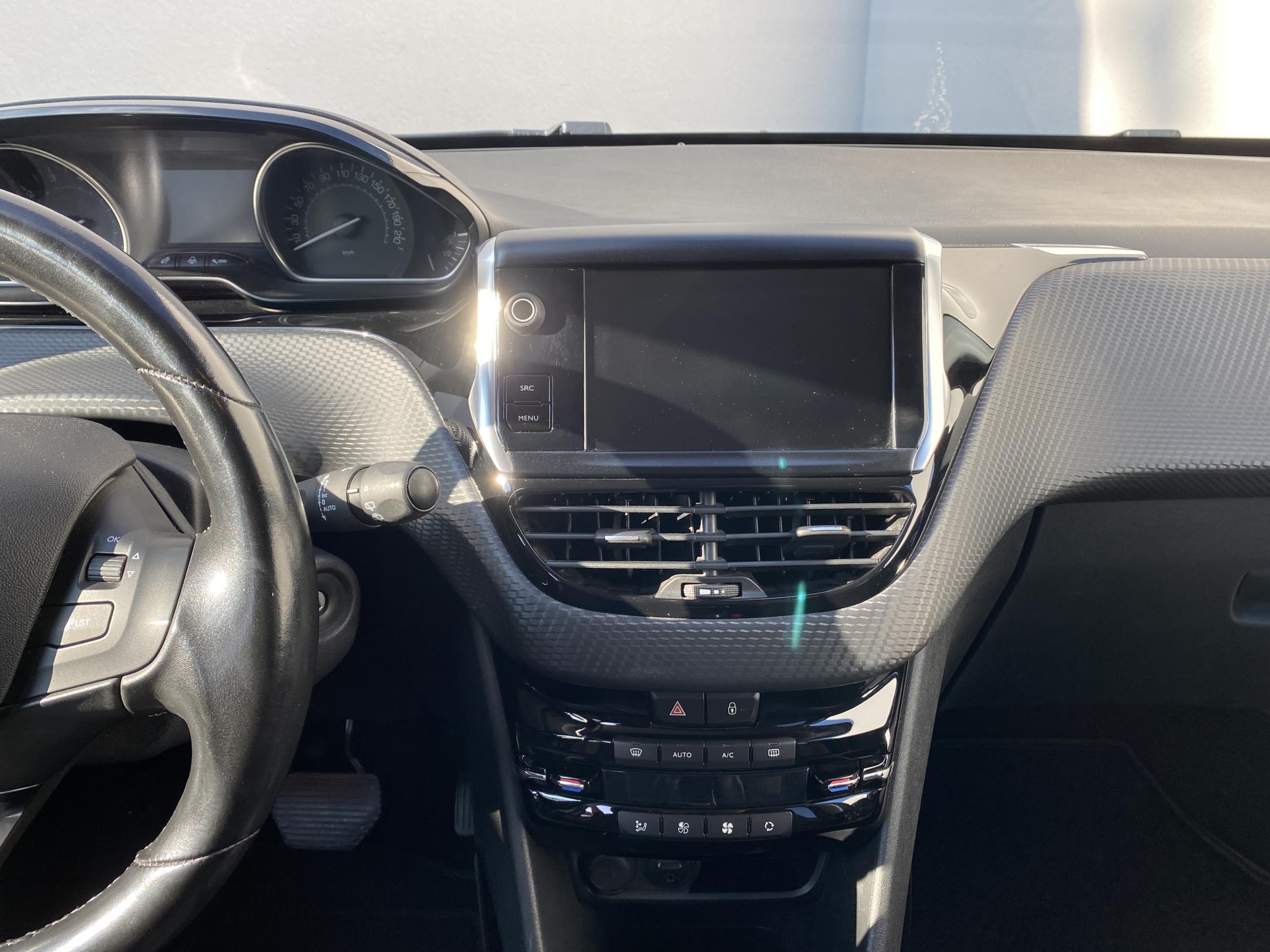 Peugeot 2008, 2016 - pohled č. 12