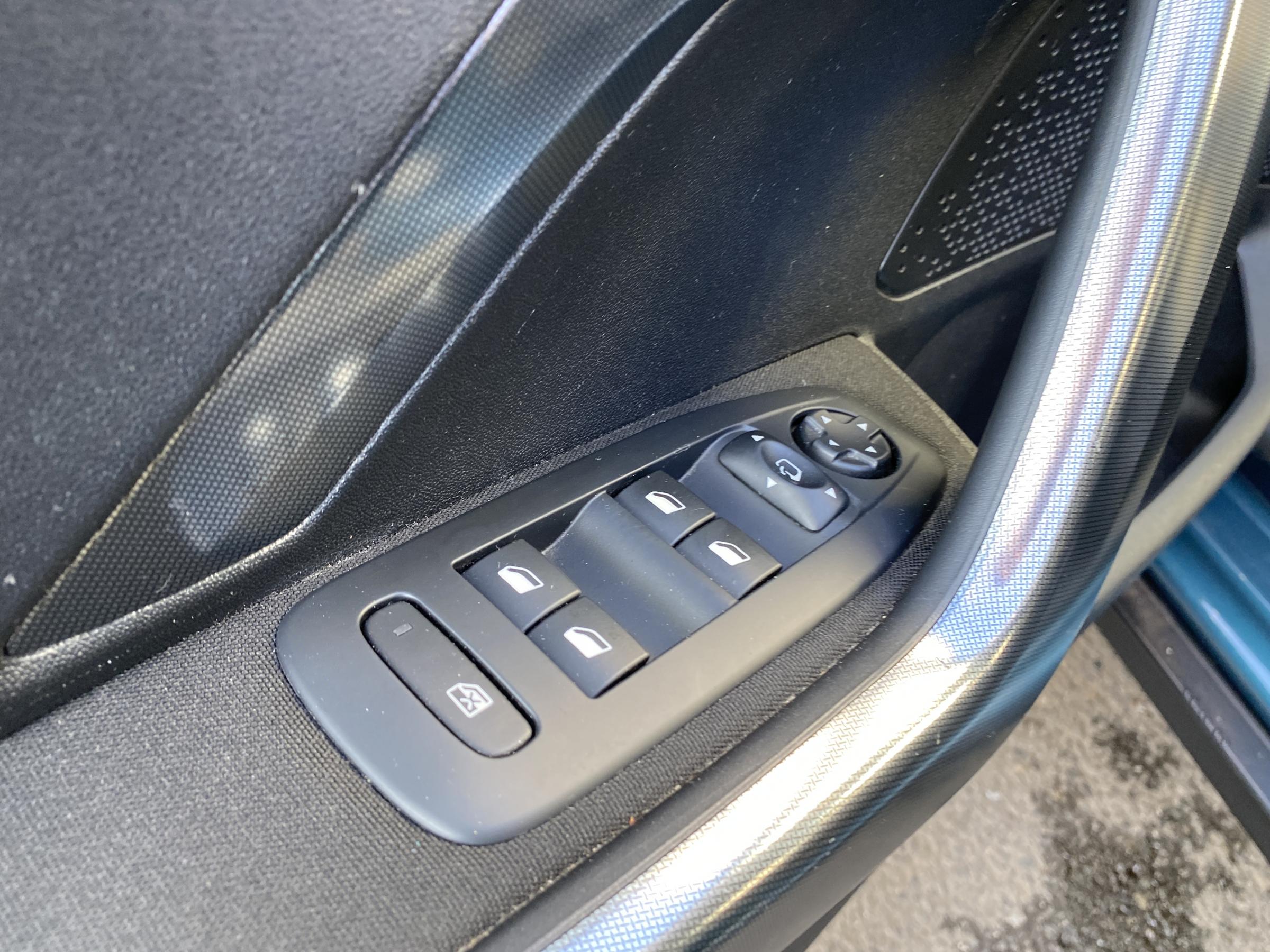 Peugeot 2008, 2016 - pohled č. 13