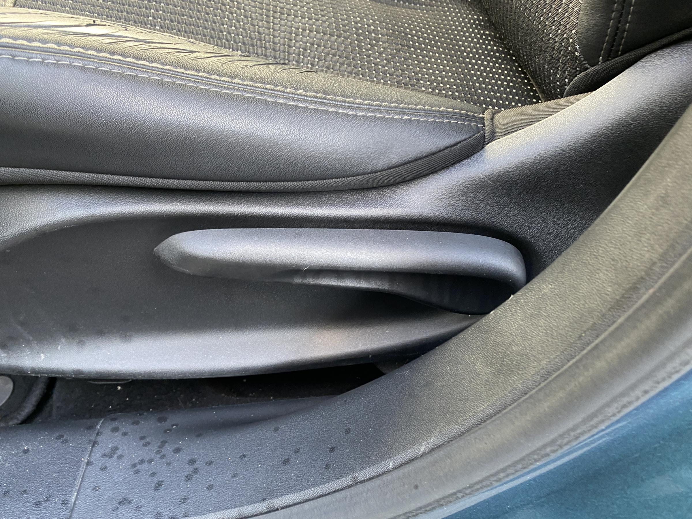 Peugeot 2008, 2016 - pohled č. 14