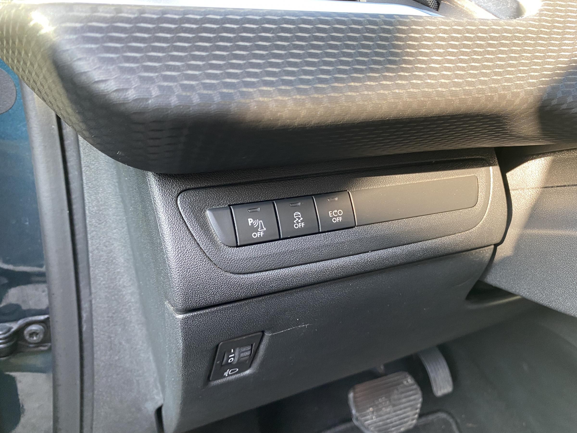 Peugeot 2008, 2016 - pohled č. 15