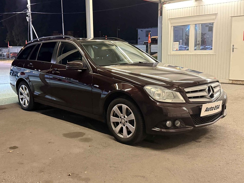 Mercedes-Benz Třída C 2.2 CDi 