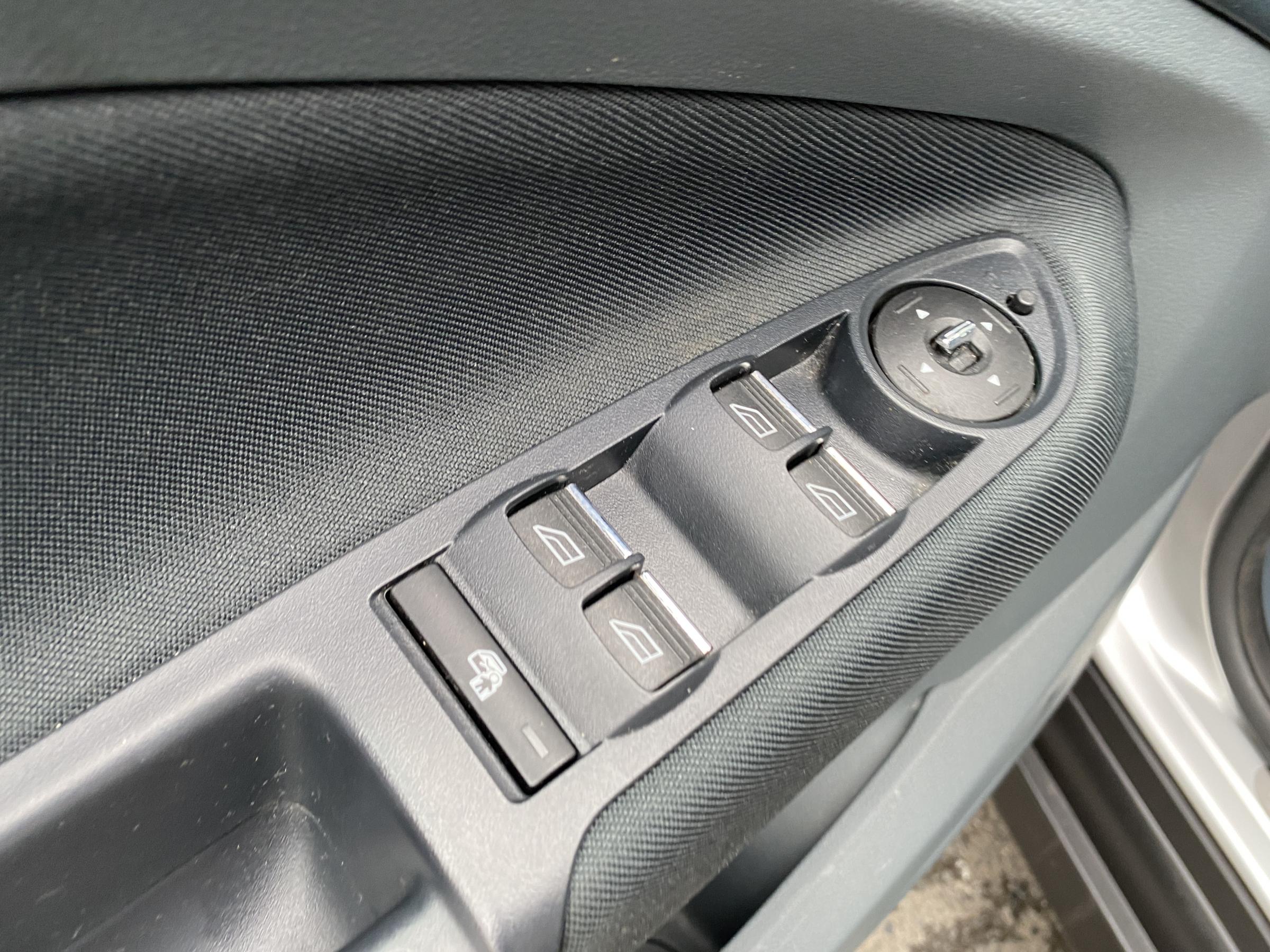 Ford C-MAX, 2012 - pohled č. 13