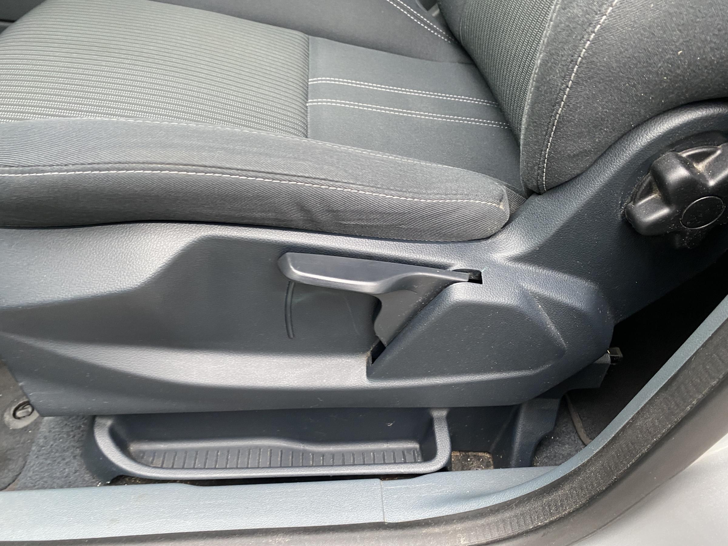 Ford C-MAX, 2012 - pohled č. 14