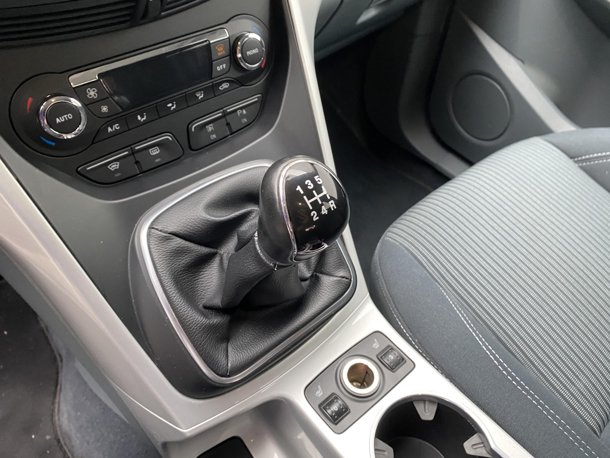 Ford C-MAX, 2012 - pohled č. 17