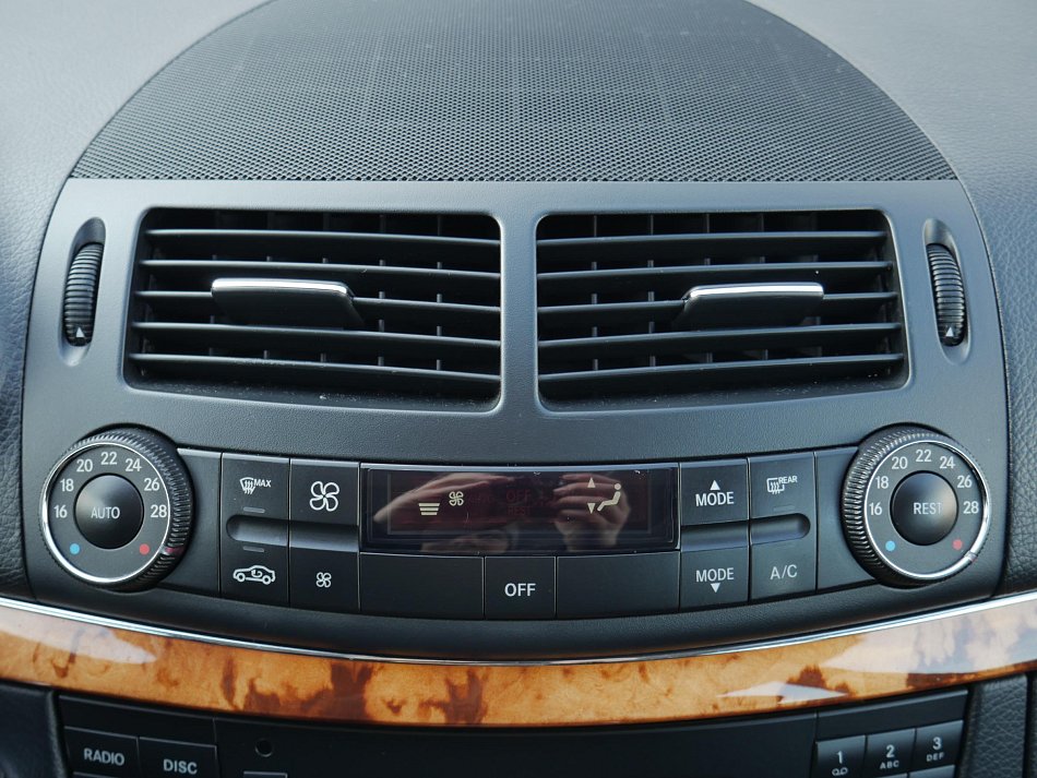 Mercedes-Benz Třída E 2.2CDi  E200