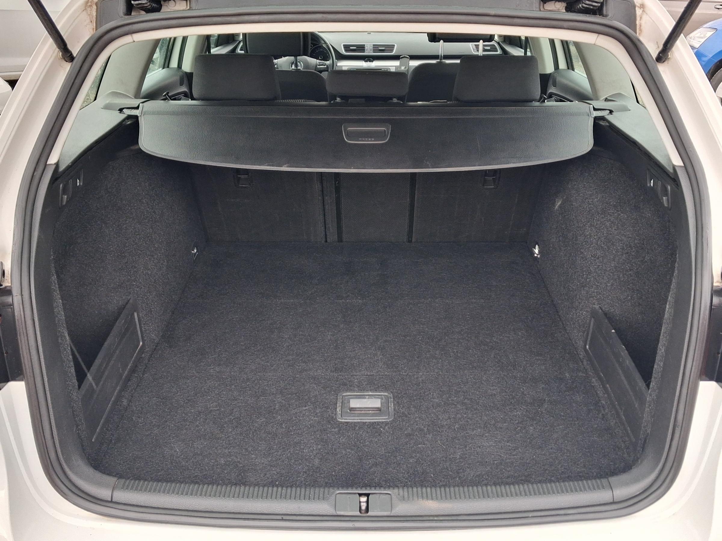 Volkswagen Passat, 2012 - pohled č. 7