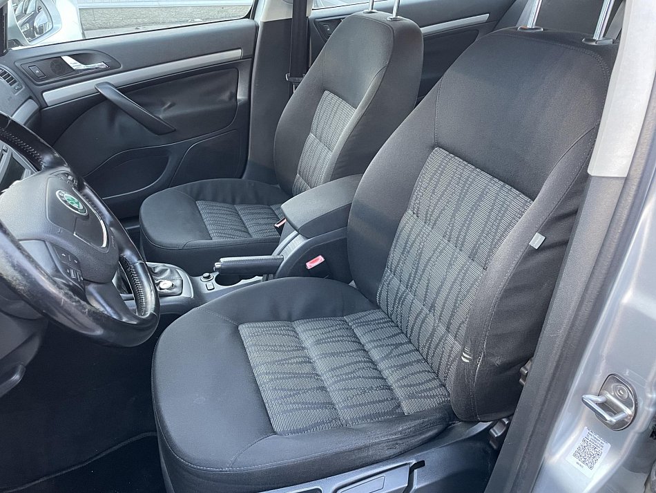 Škoda Octavia II 2.0 TDi Elegance