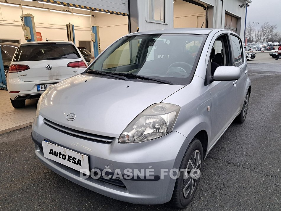 Daihatsu Sirion 1.0i 