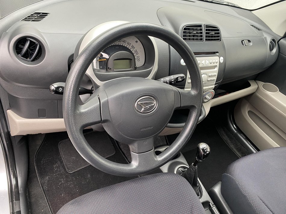 Daihatsu Sirion 1.0i 