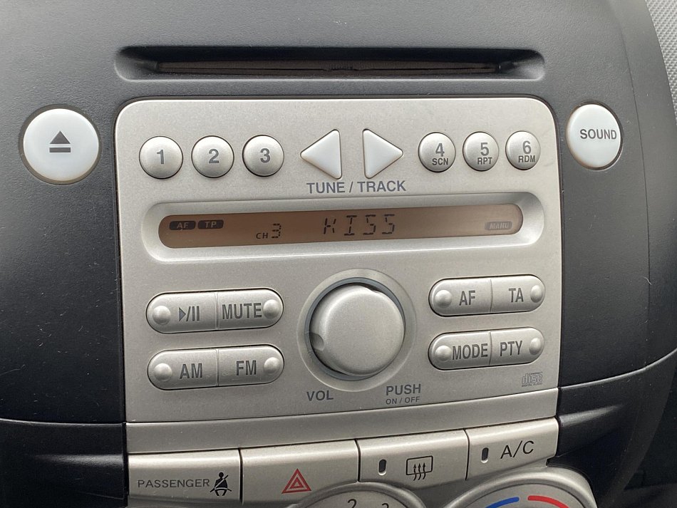 Daihatsu Sirion 1.0i 