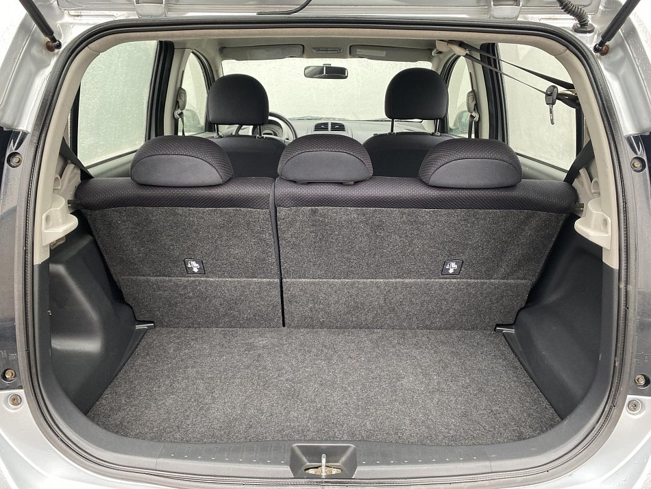 Daihatsu Sirion 1.0i 