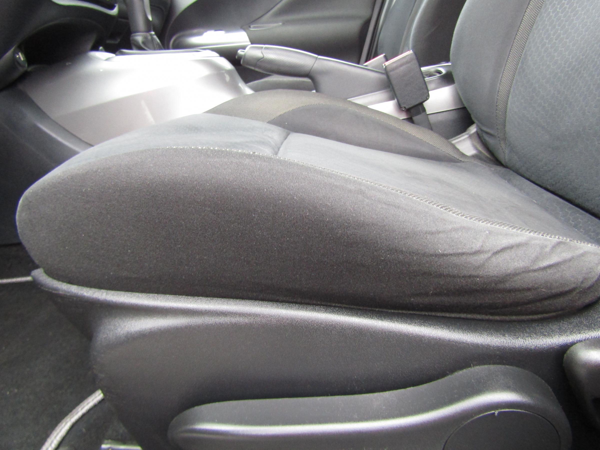 Nissan Juke, 2012 - pohled č. 20