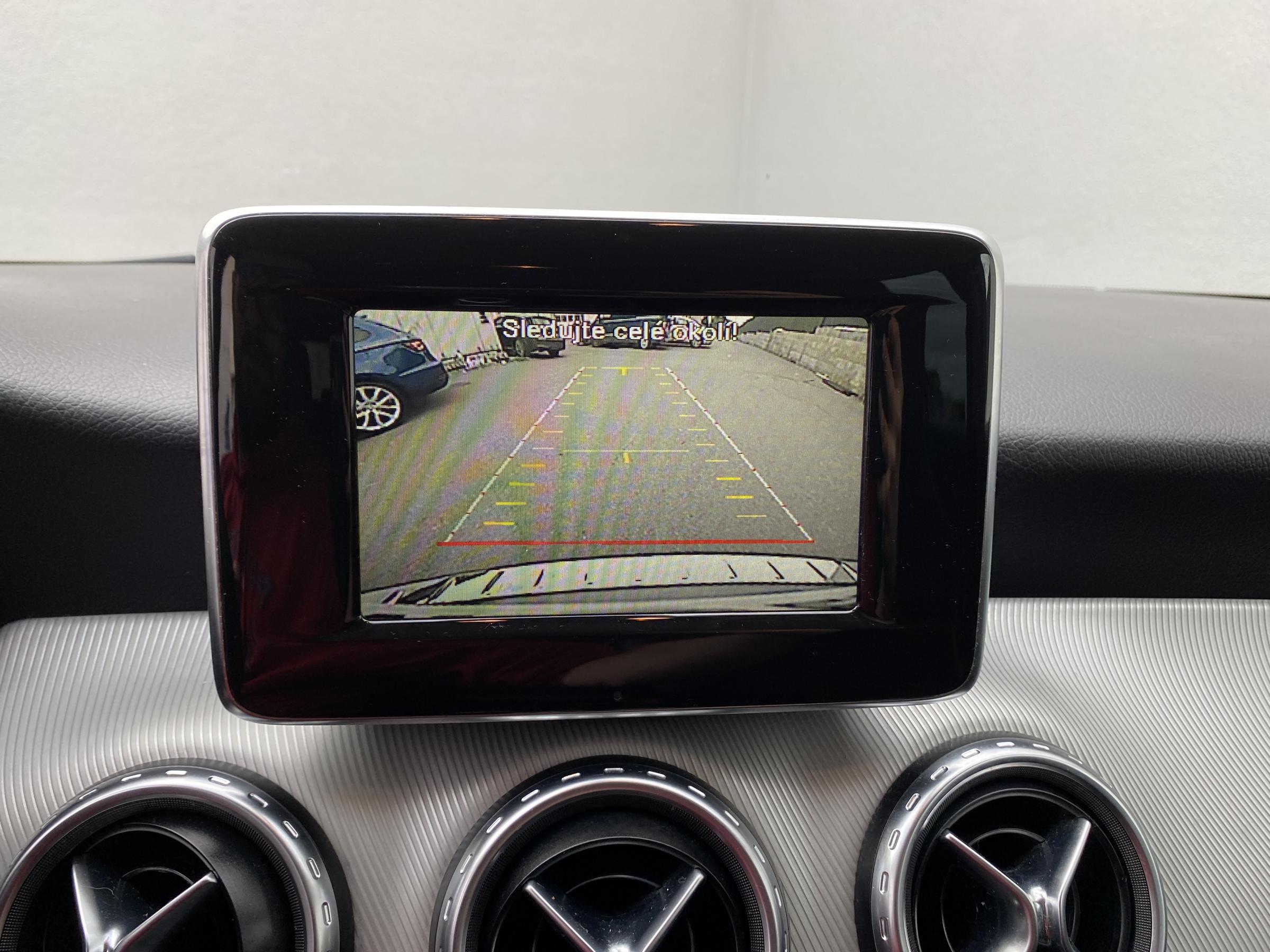 Mercedes-Benz GLA, 2014 - pohled č. 12