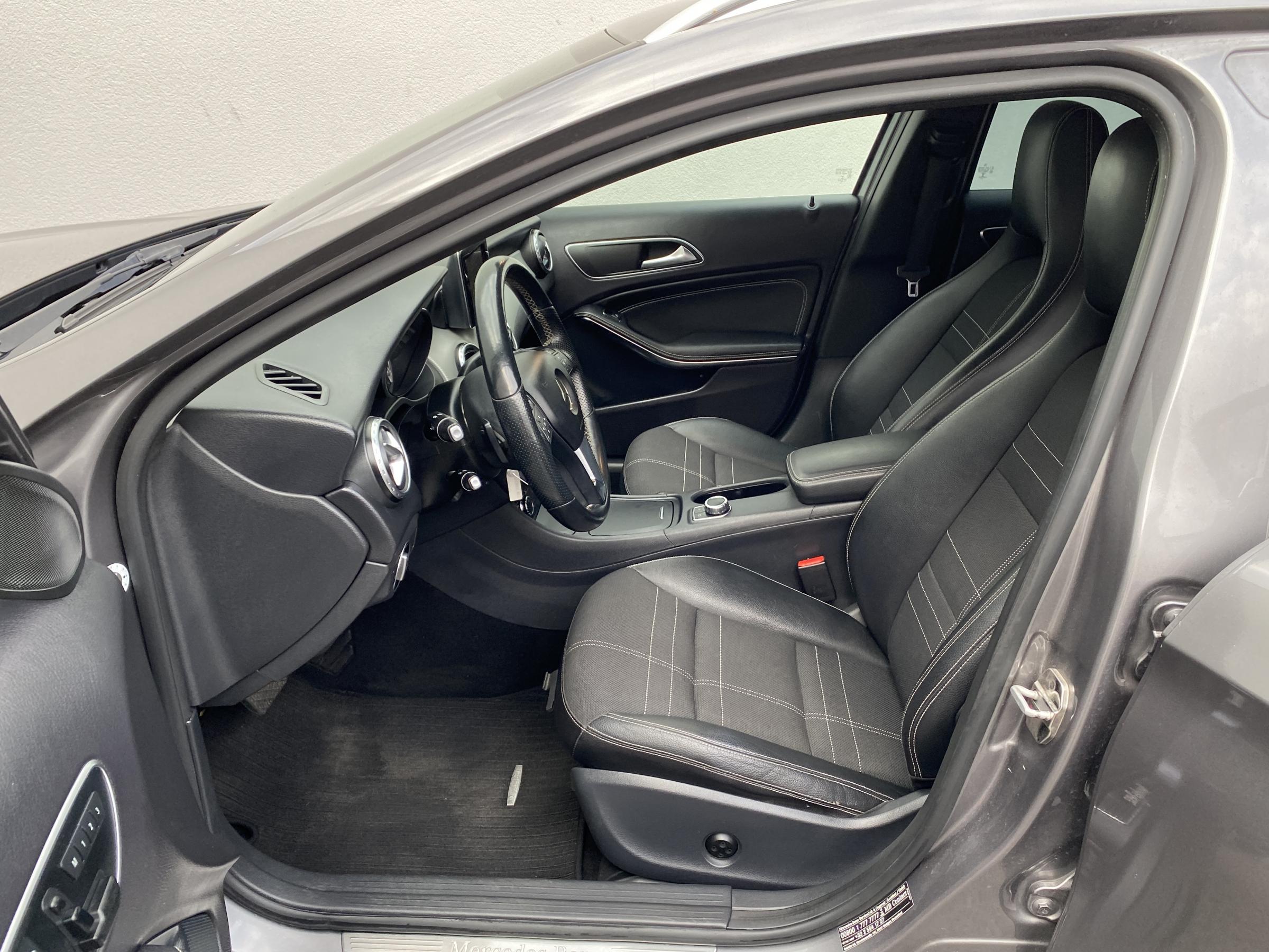 Mercedes-Benz GLA, 2014 - pohled č. 13