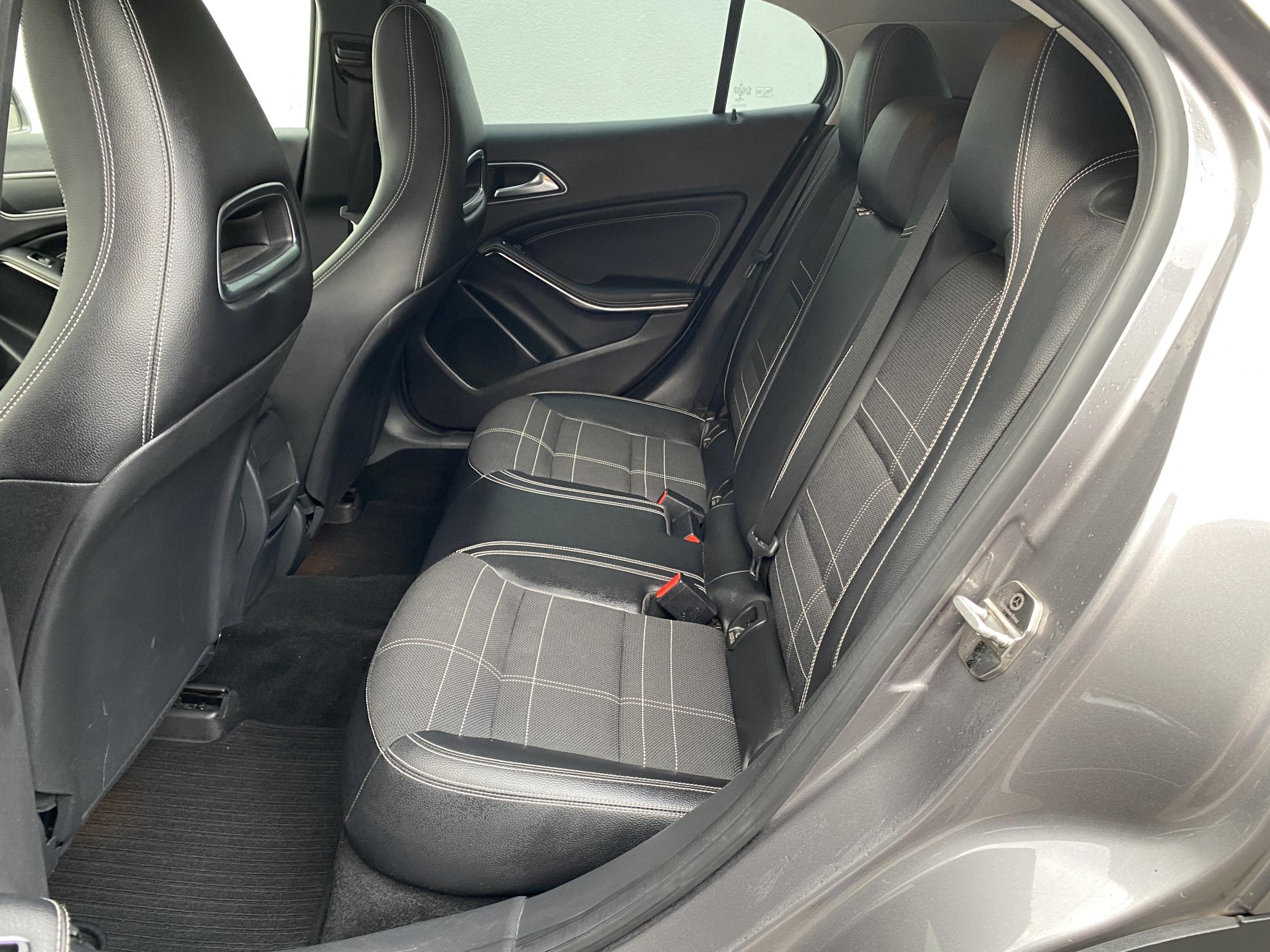 Mercedes-Benz GLA, 2014 - pohled č. 14