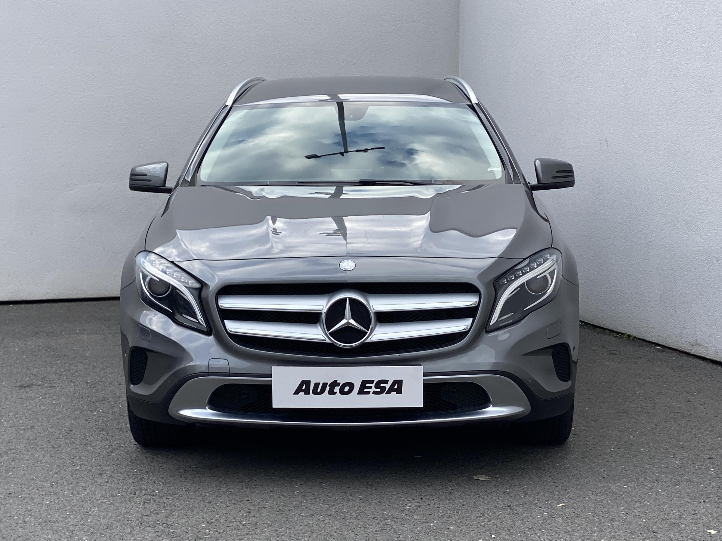 Mercedes-Benz GLA, 2014 - pohled č. 2