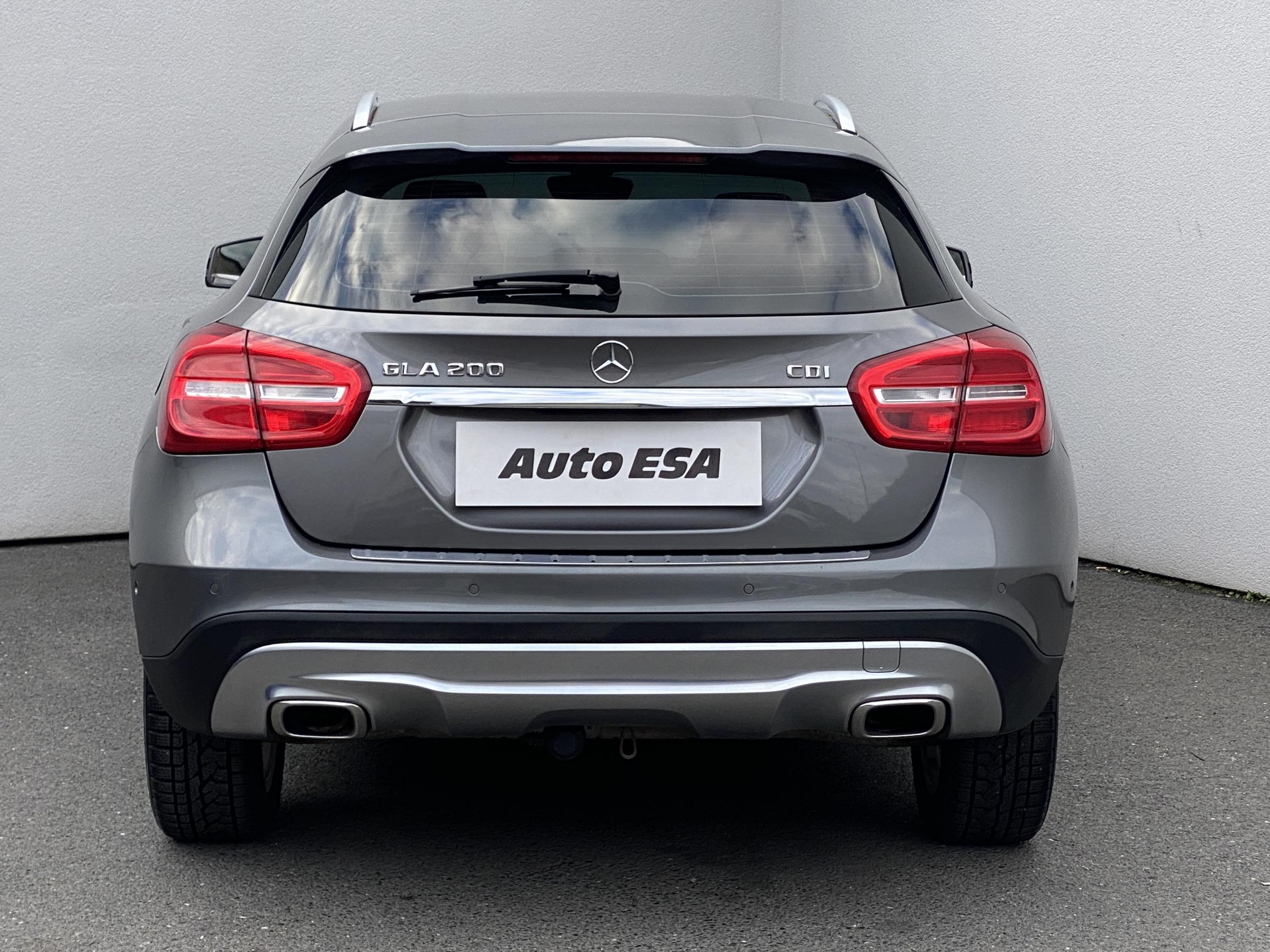 Mercedes-Benz GLA, 2014 - pohled č. 5