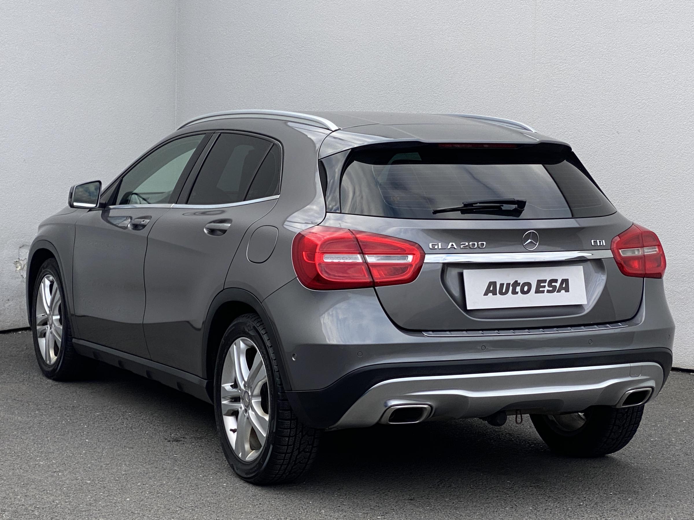 Mercedes-Benz GLA, 2014 - pohled č. 6