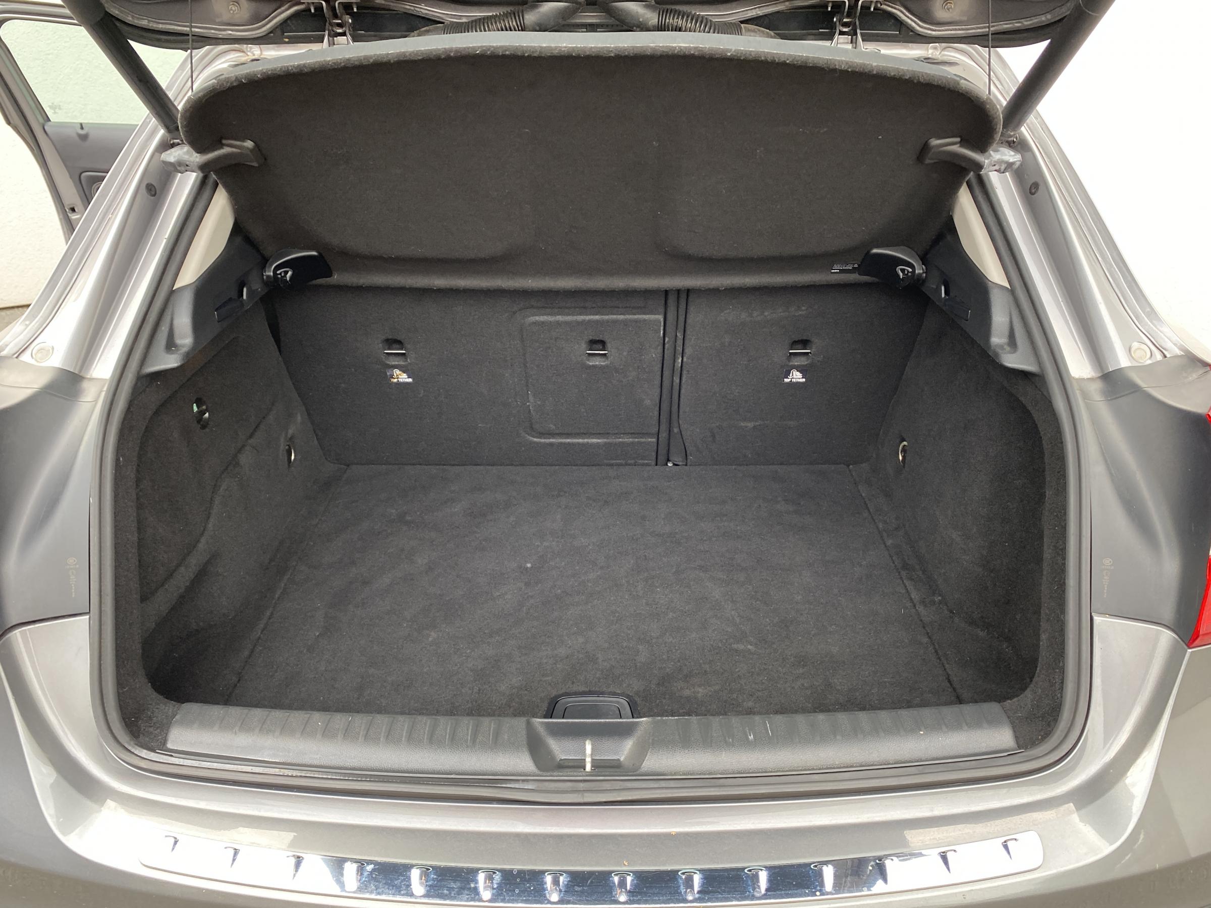 Mercedes-Benz GLA, 2014 - pohled č. 7