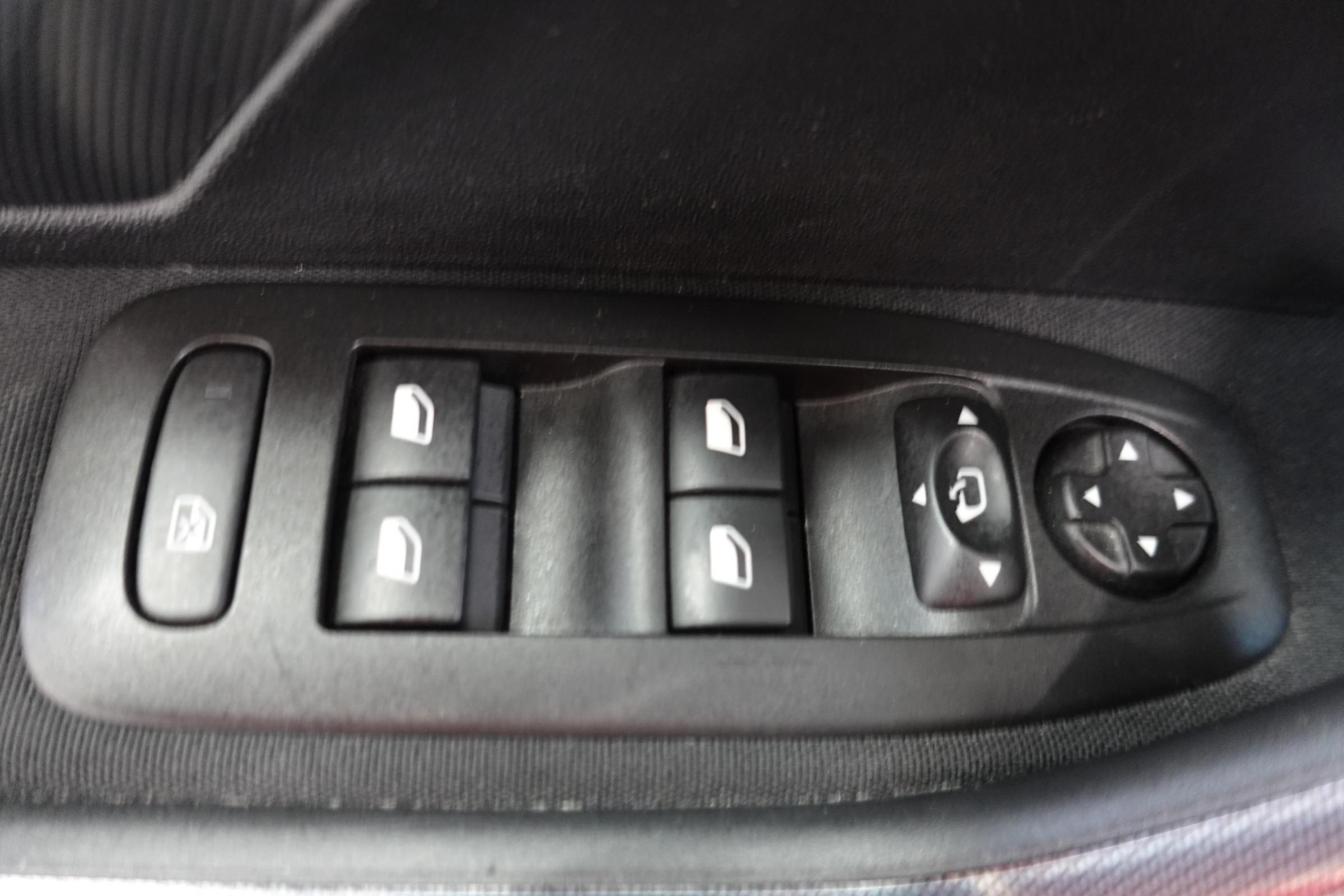 Peugeot 2008, 2019 - pohled č. 14