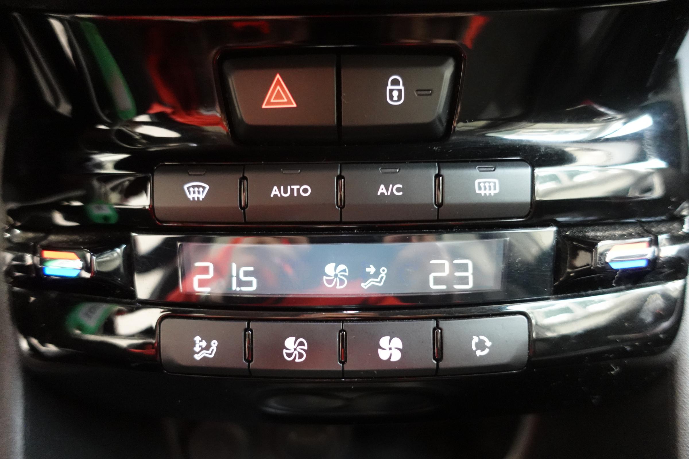 Peugeot 2008, 2019 - pohled č. 20