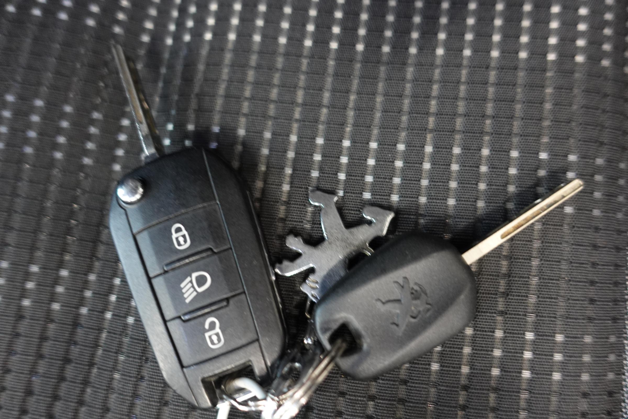 Peugeot 2008, 2019 - pohled č. 22