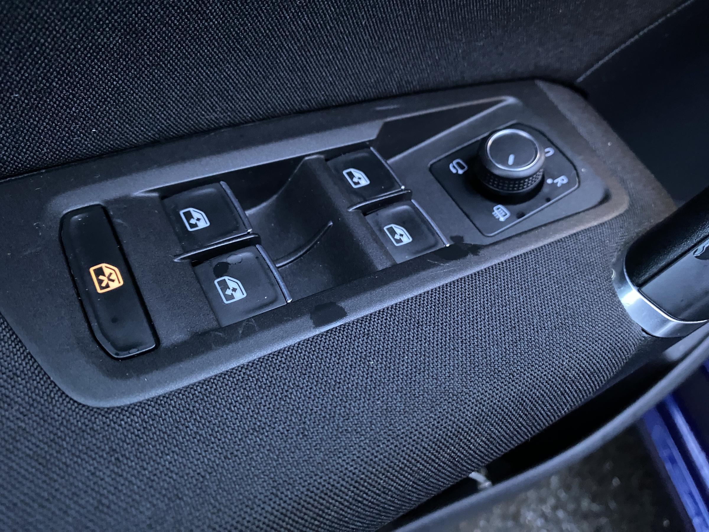 Volkswagen Touran, 2016 - pohled č. 11