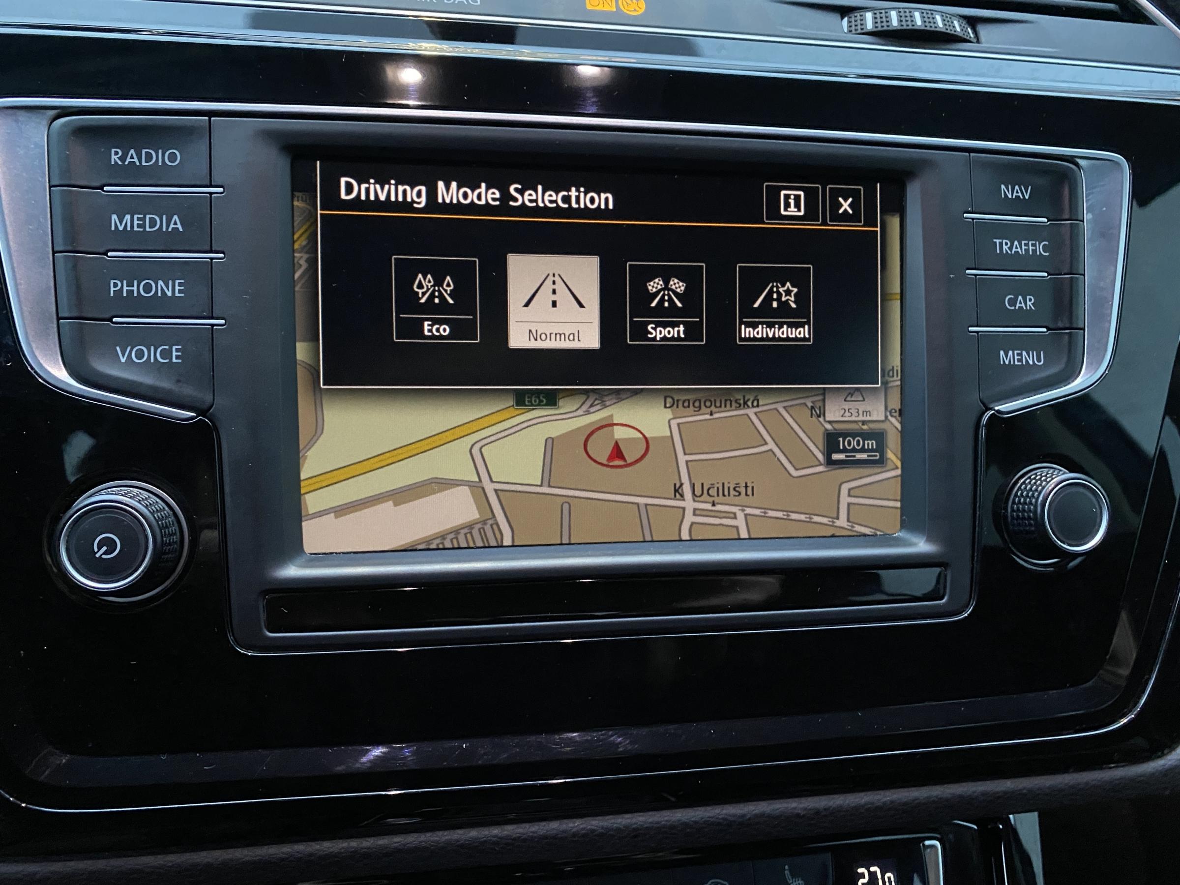 Volkswagen Touran, 2016 - pohled č. 17