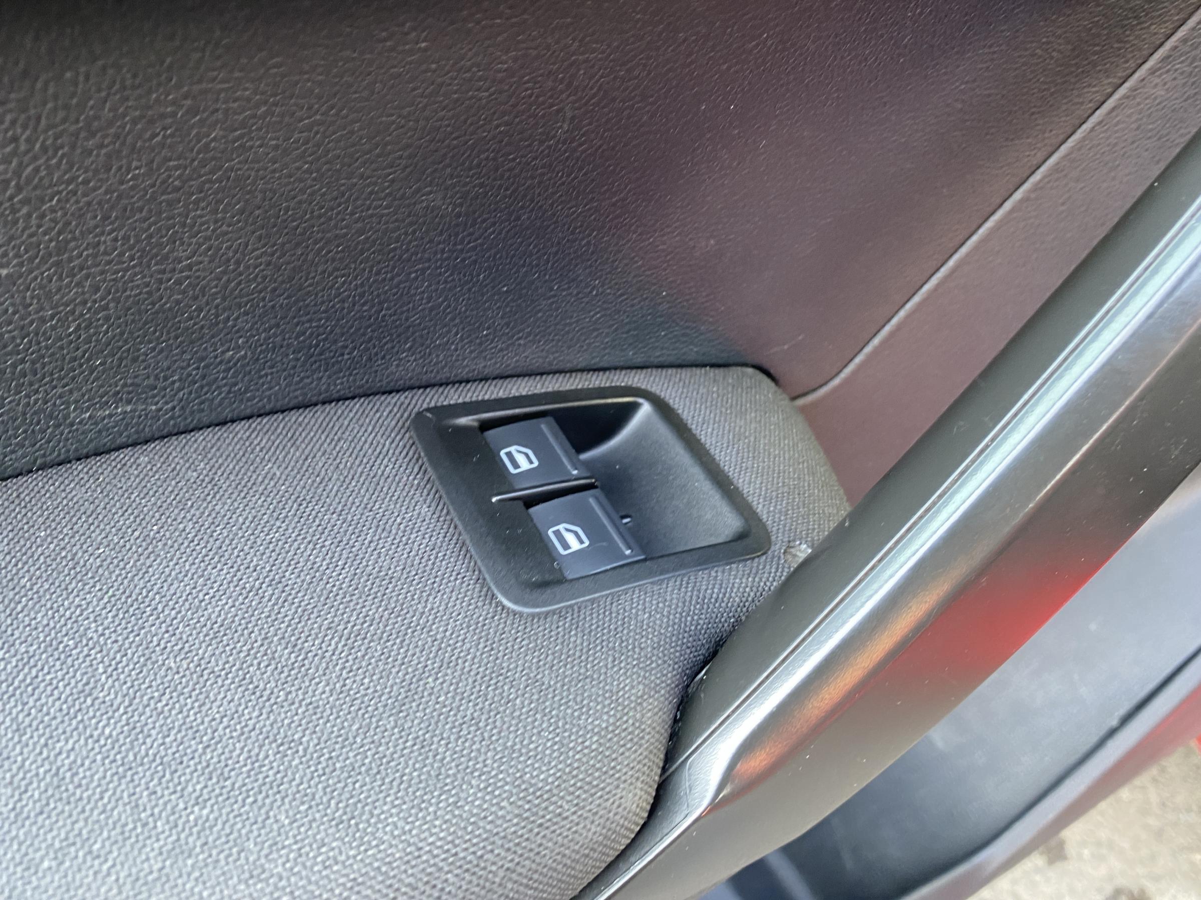 Volkswagen Caddy, 2016 - pohled č. 14