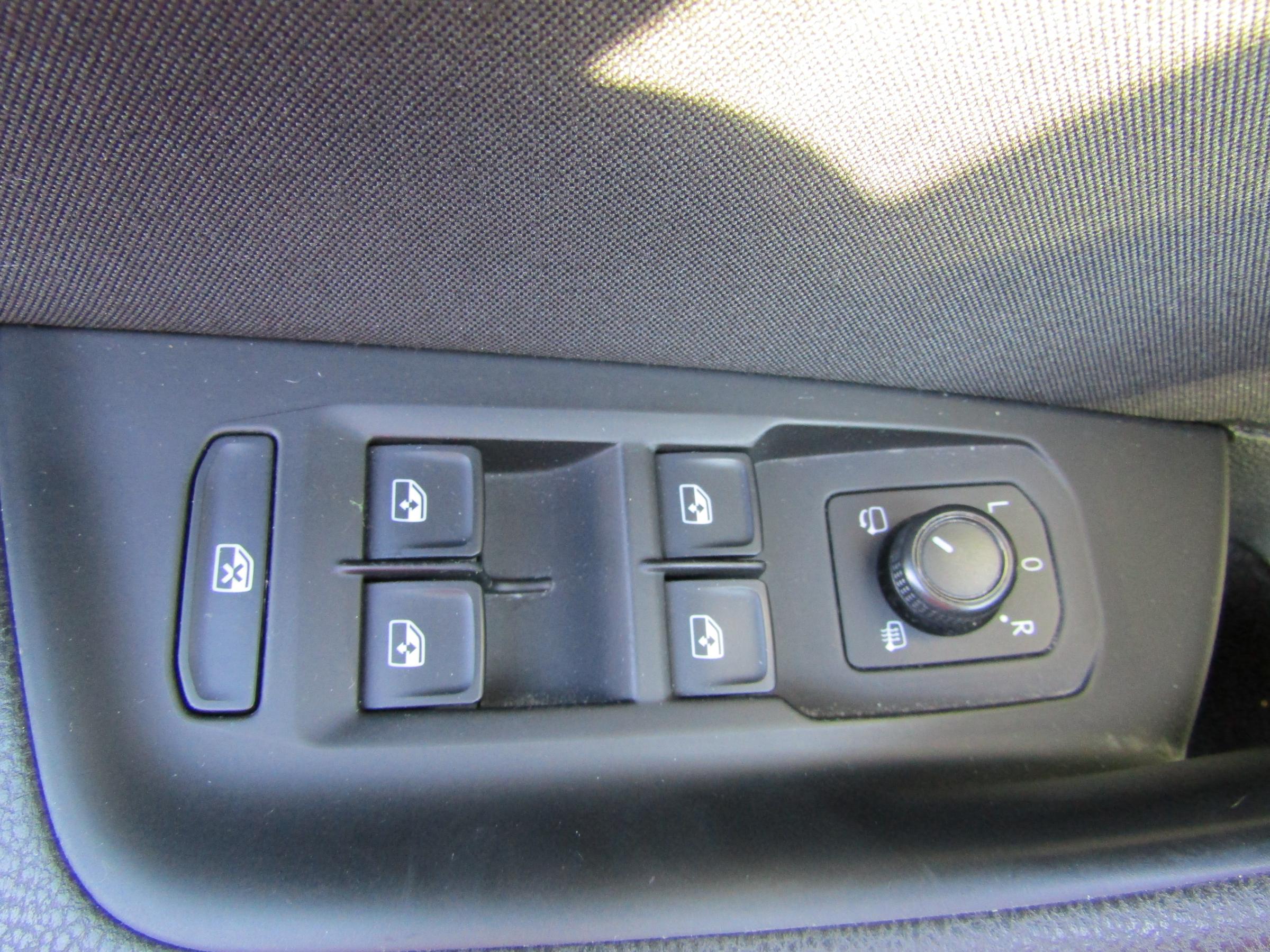 Volkswagen Passat, 2018 - pohled č. 12