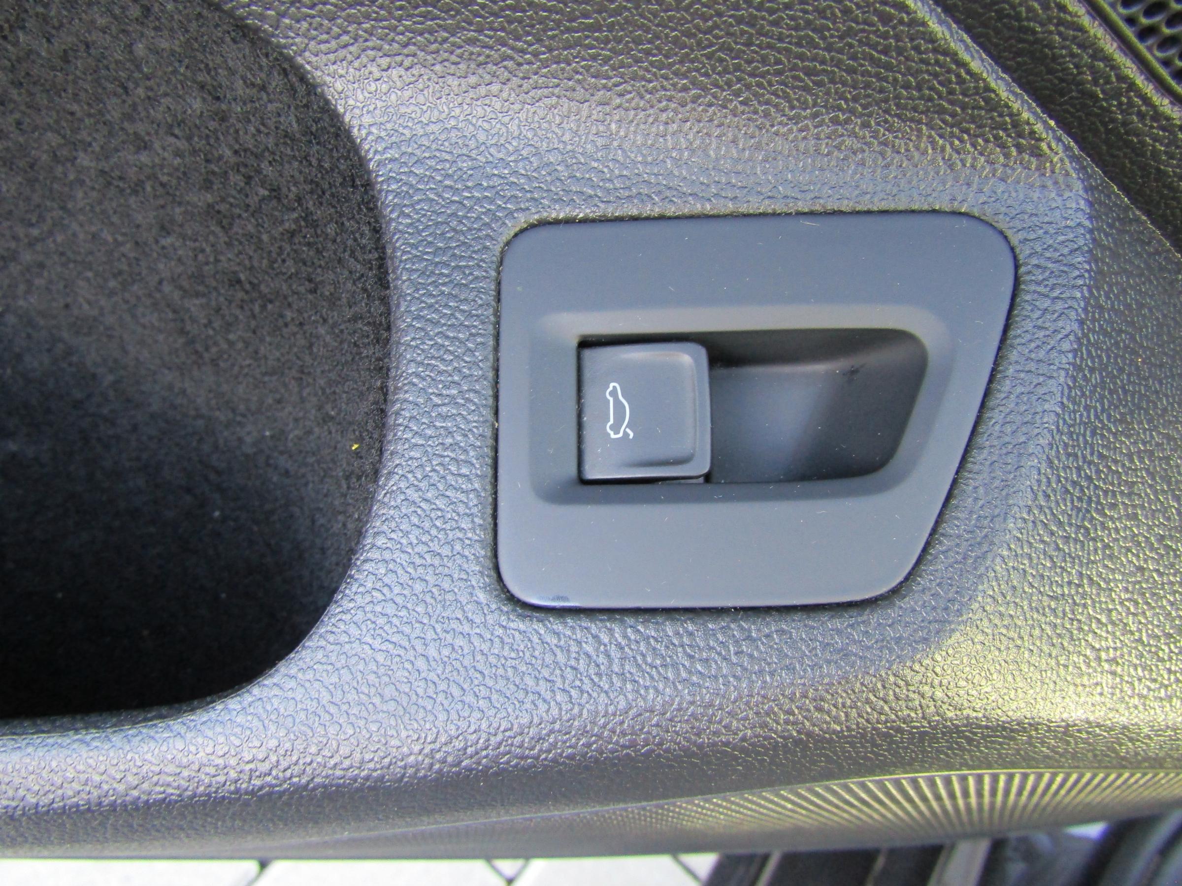 Volkswagen Passat, 2018 - pohled č. 18