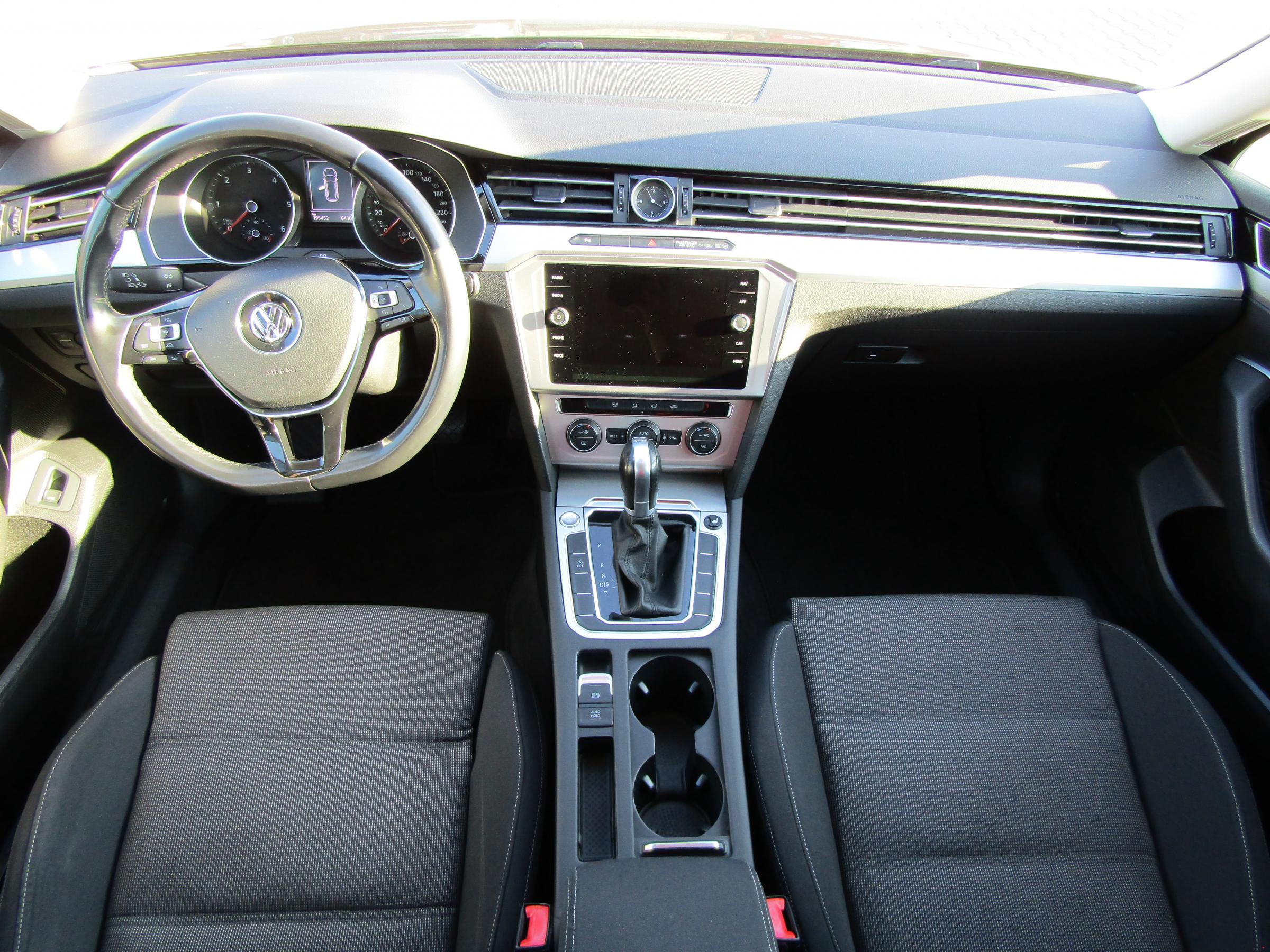 Volkswagen Passat, 2018 - pohled č. 8