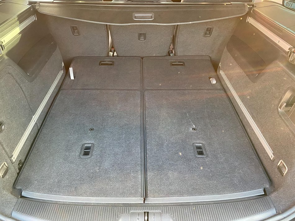 Volkswagen Sharan 2.0TDi 