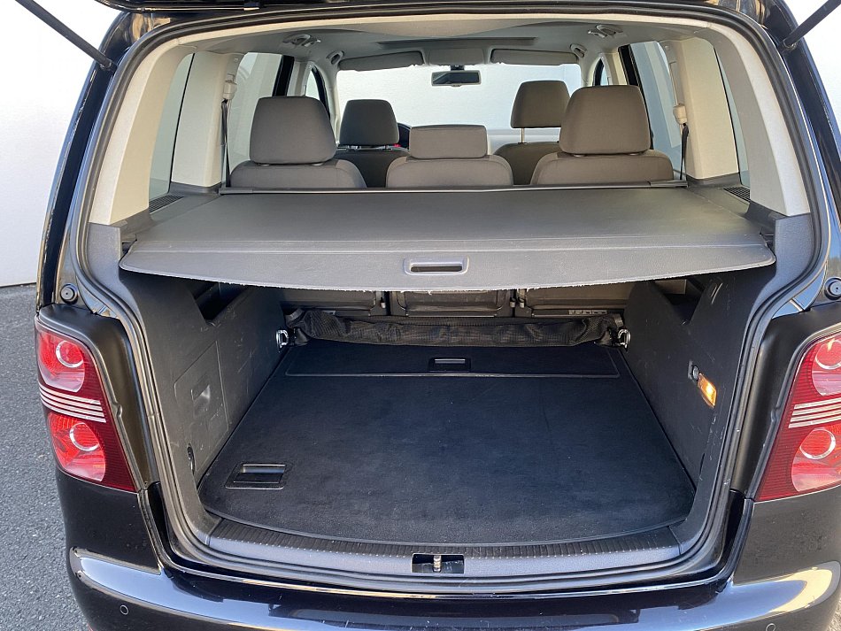 Volkswagen Touran 2.0 TDi Highline