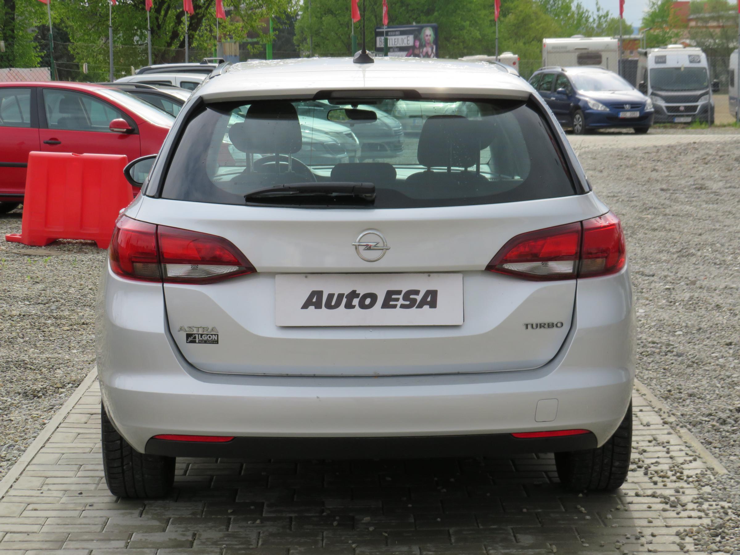 Opel Astra, 2018 - pohled č. 6