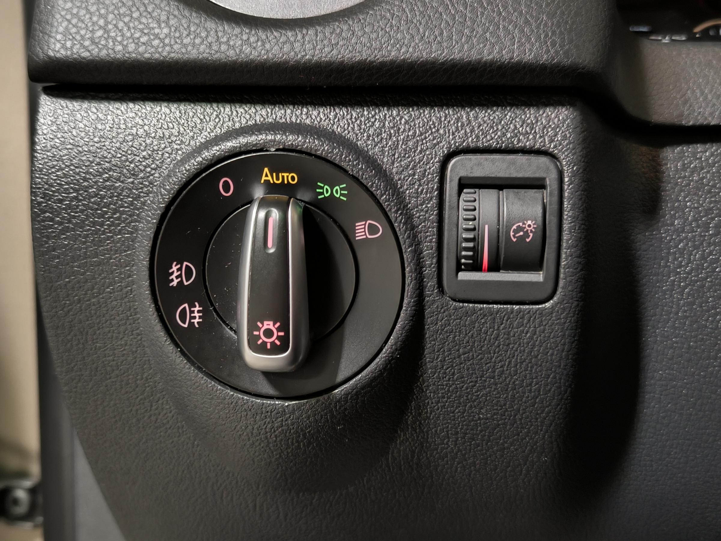 Volkswagen Tiguan, 2013 - pohled č. 16