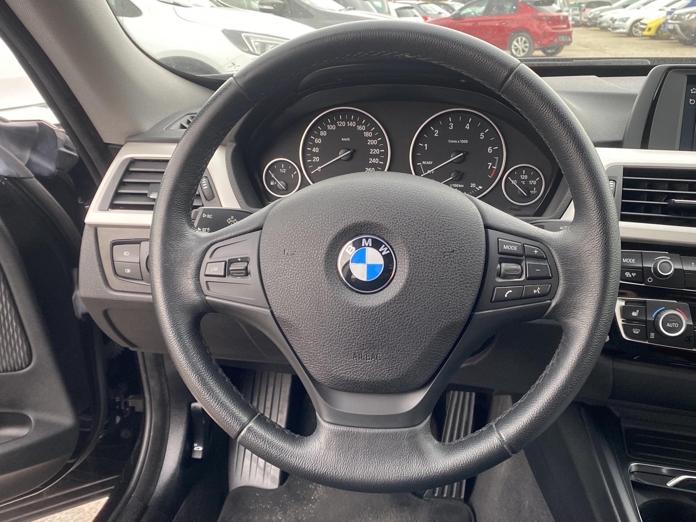 BMW Řada 3, 2019 - pohled č. 13