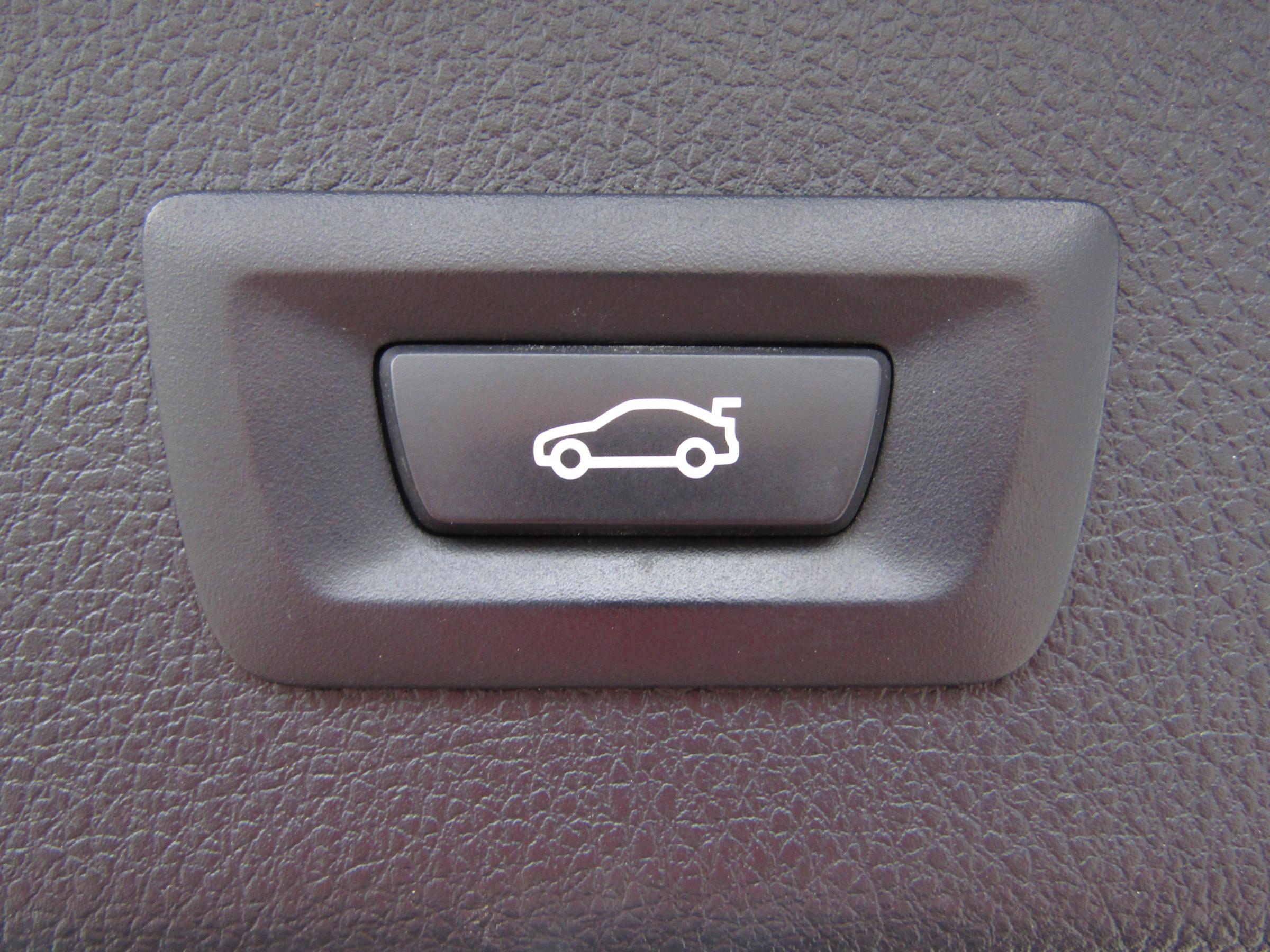 BMW Řada 3, 2019 - pohled č. 19