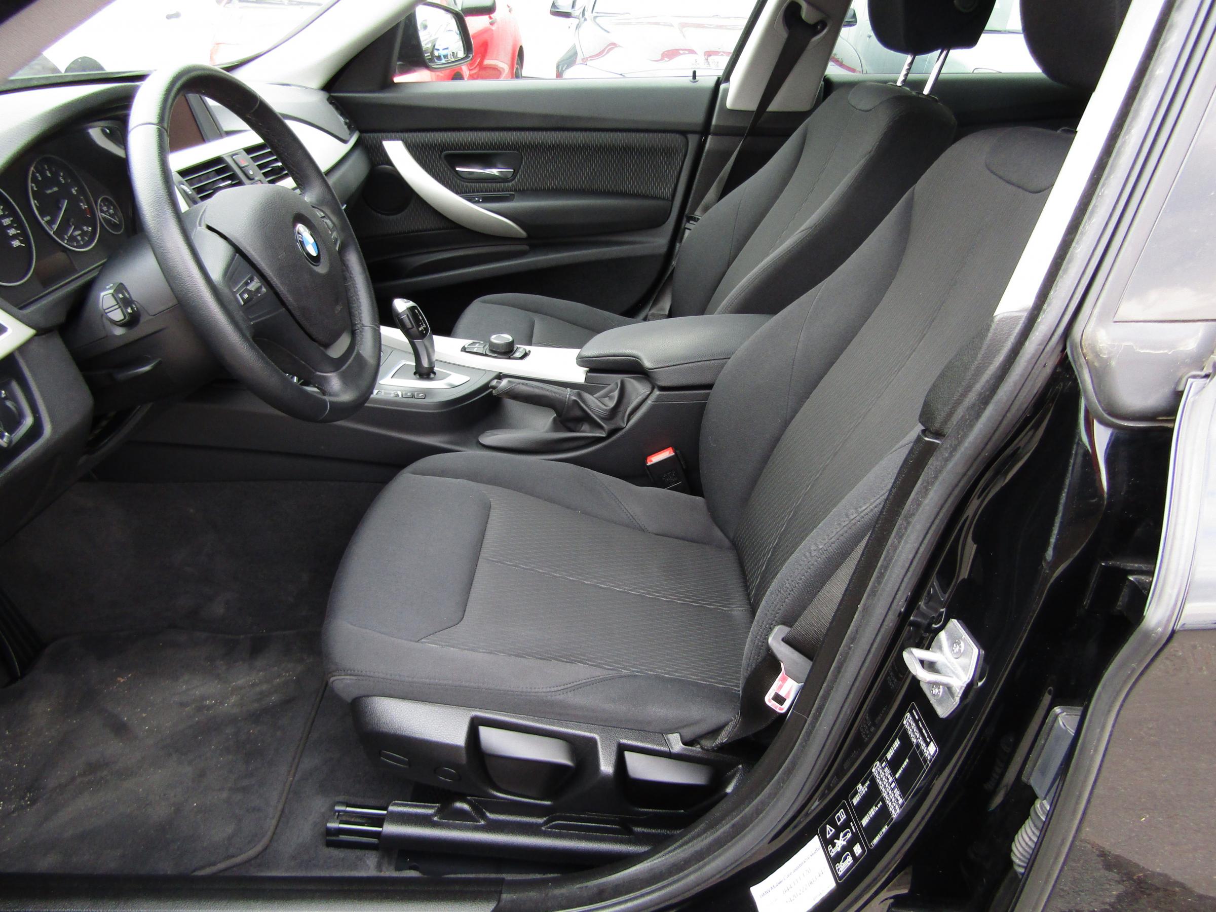 BMW Řada 3, 2019 - pohled č. 9