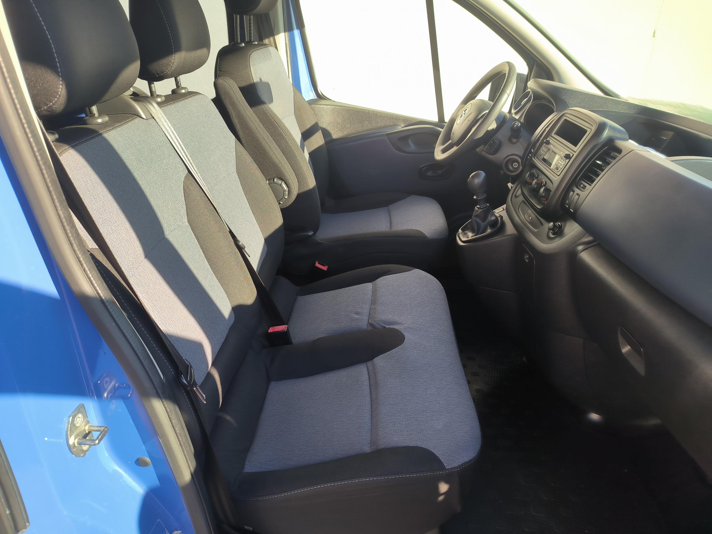 Opel Vivaro, 2015 - pohled č. 10
