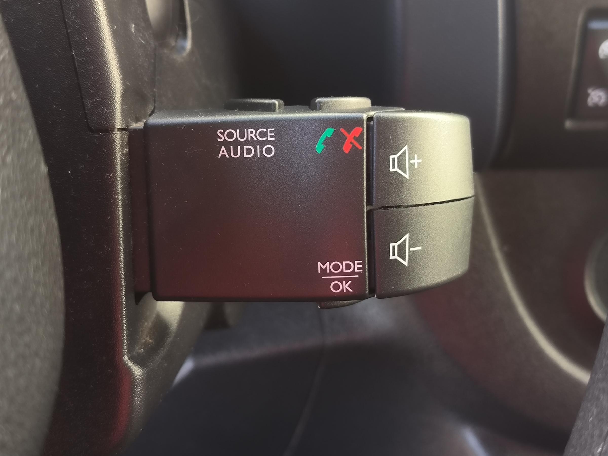 Opel Vivaro, 2015 - pohled č. 17