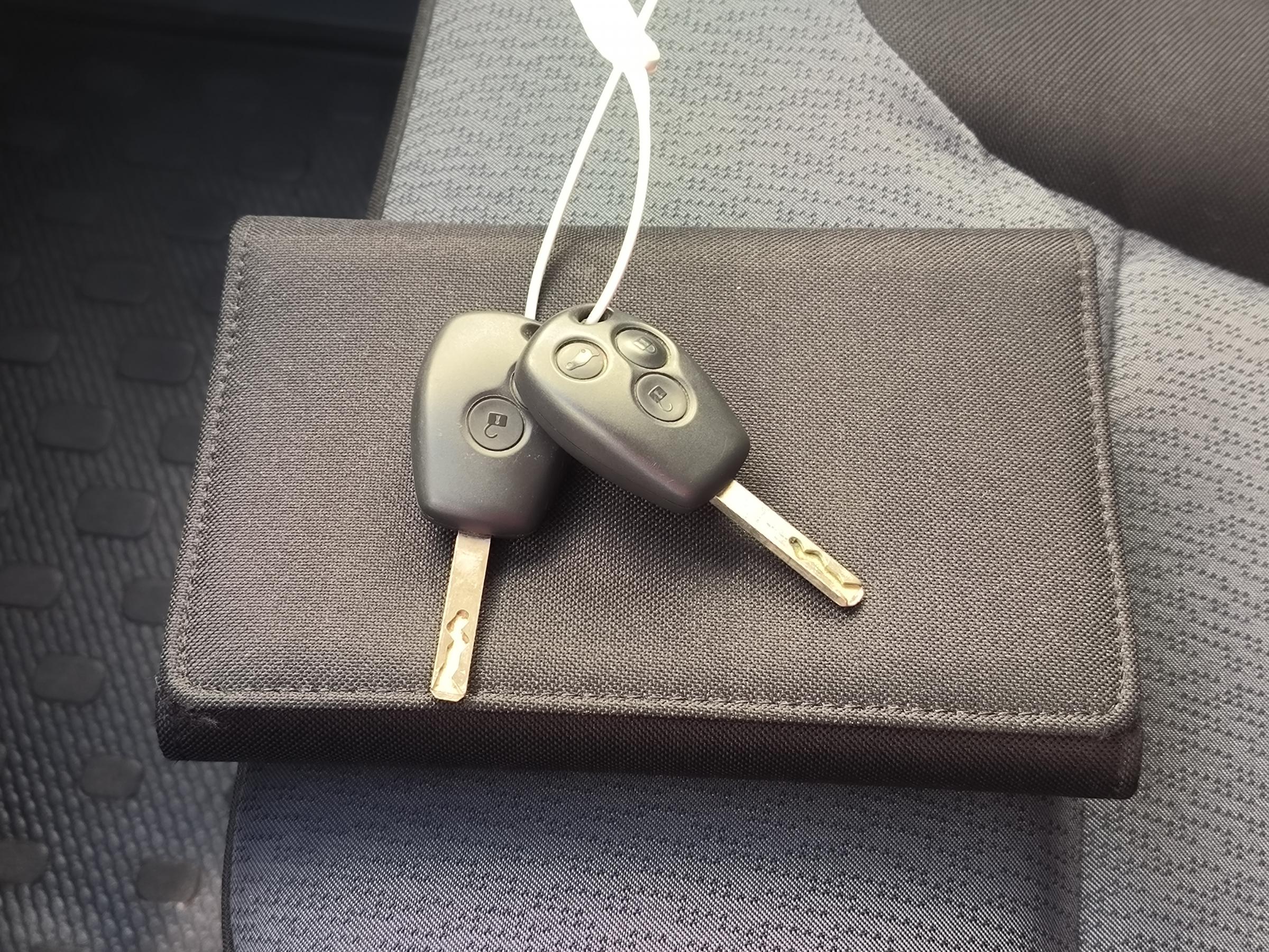 Opel Vivaro, 2015 - pohled č. 19