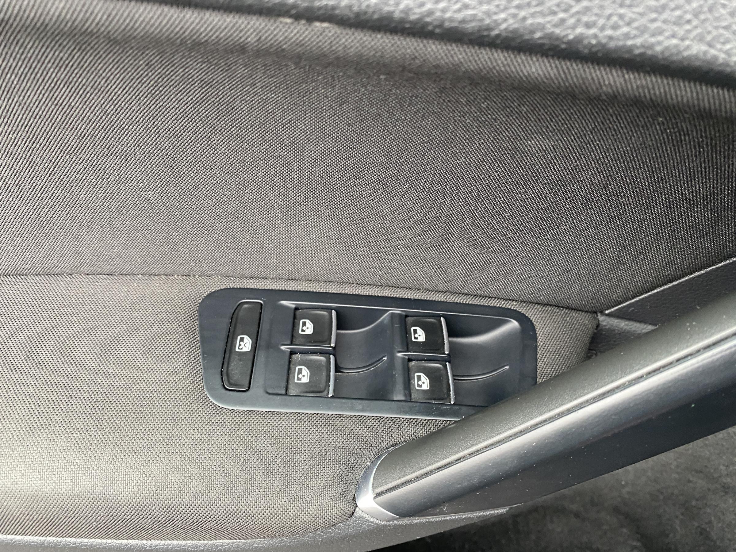 Volkswagen Golf, 2017 - pohled č. 19