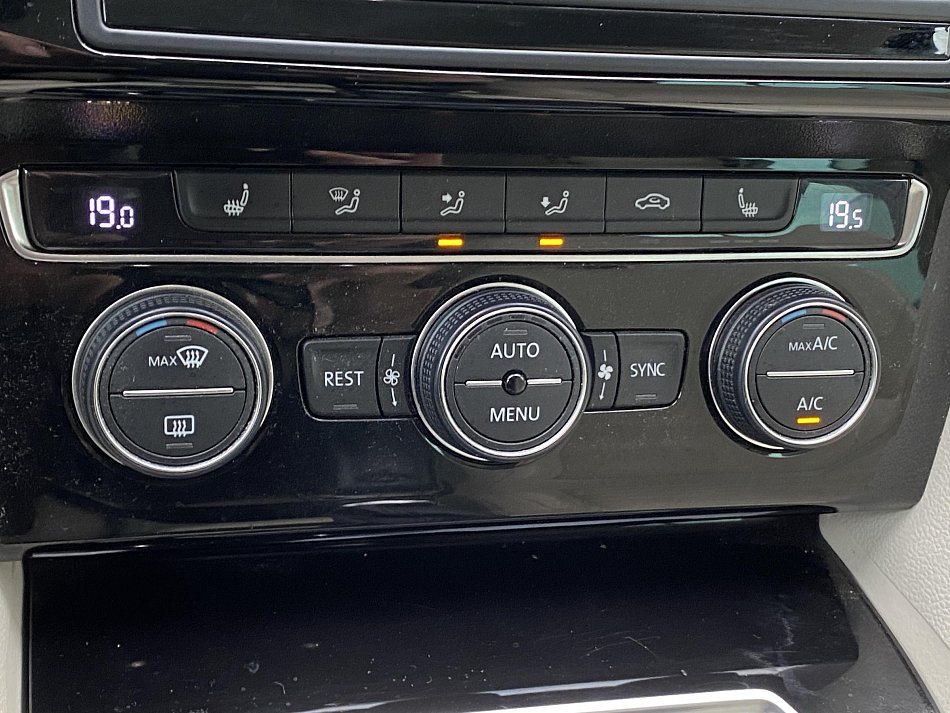 Volkswagen Passat 2.0 TDi Highline