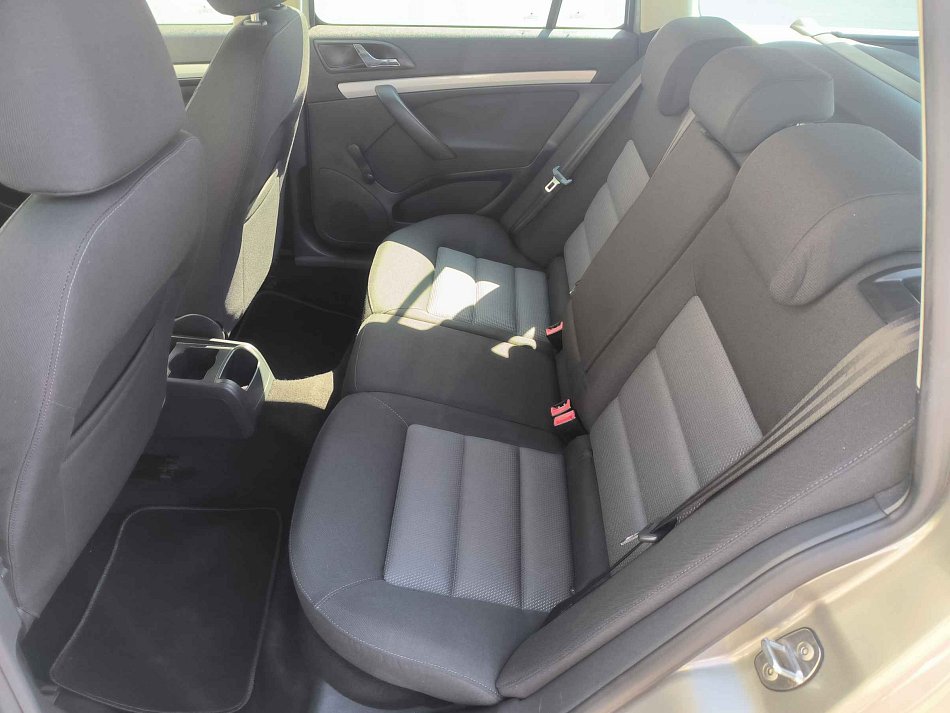 Škoda Octavia II 1.6 MPi Ambiente