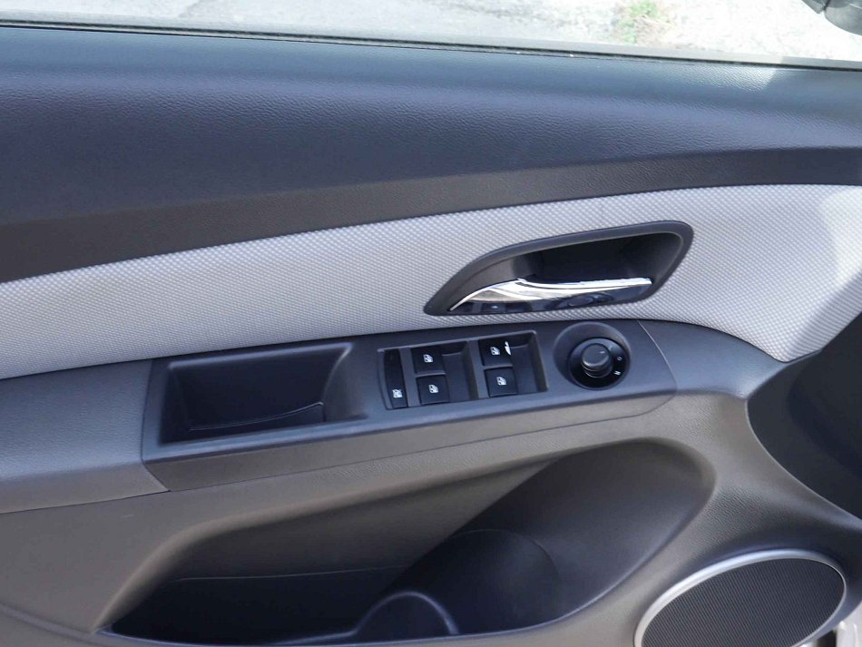 Chevrolet Cruze 1.6 16V 