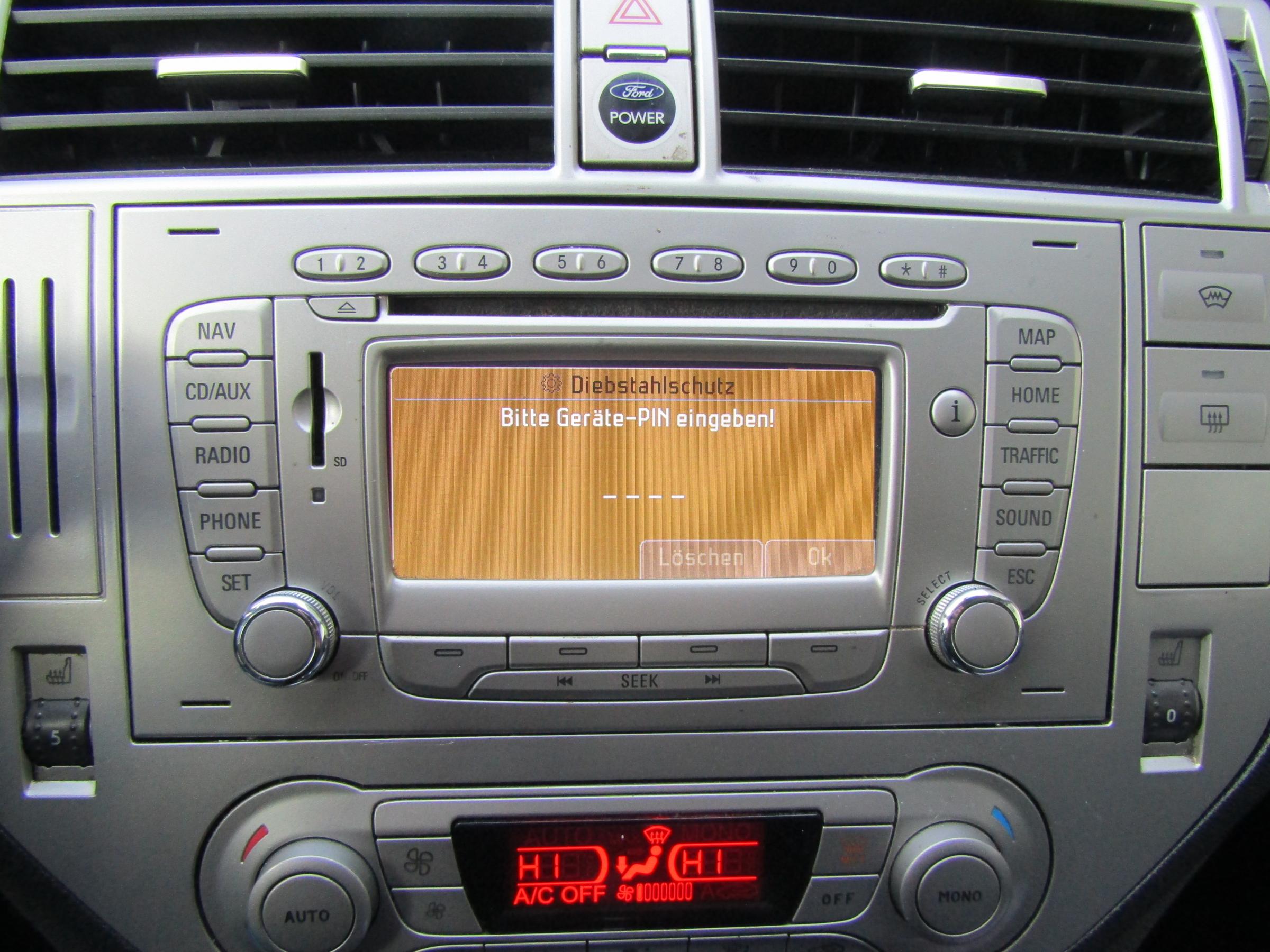 Ford Kuga, 2009 - pohled č. 21