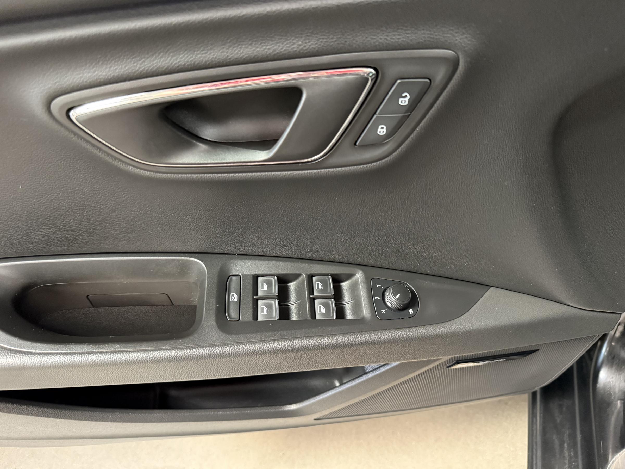 Seat Leon, 2015 - pohled č. 14