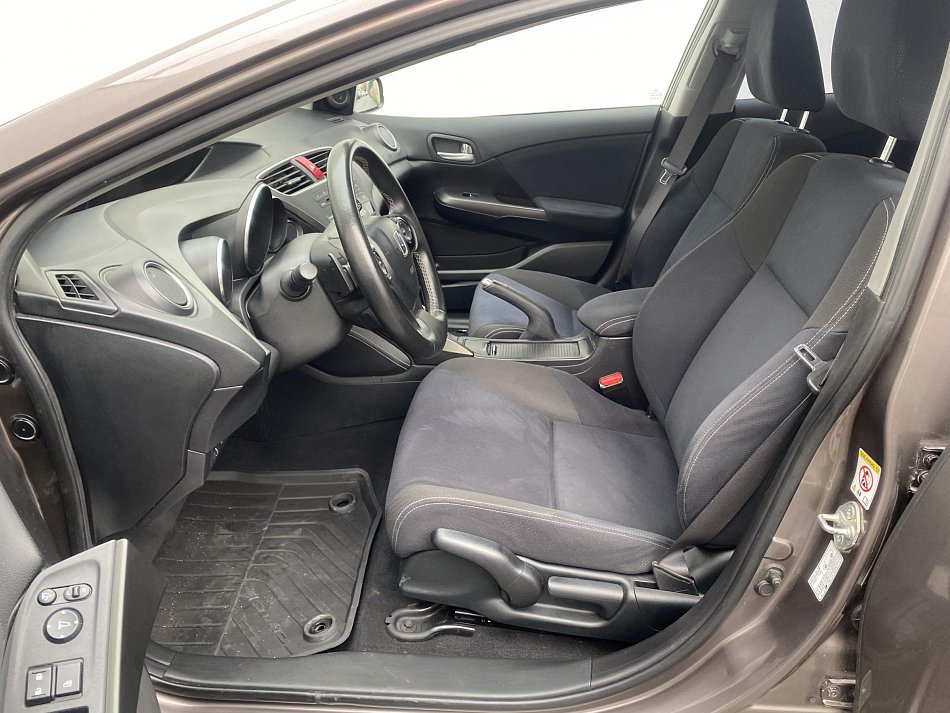 Honda Civic 1.8 i-VTEC Sport