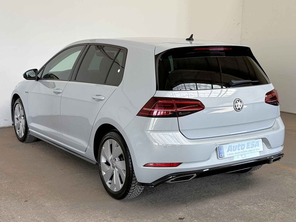 Volkswagen Golf 1.5 TSI 